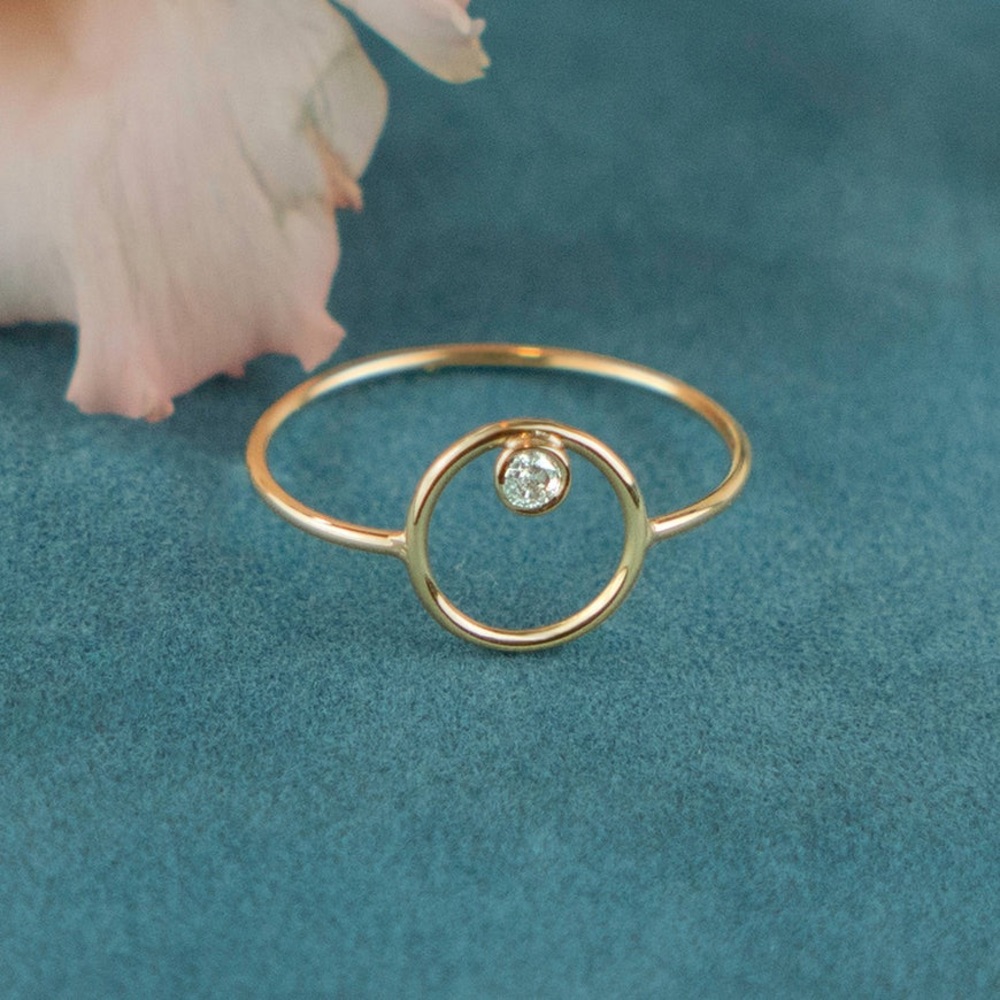 Stone & Strand open circle ting with diamond (0.05ct)